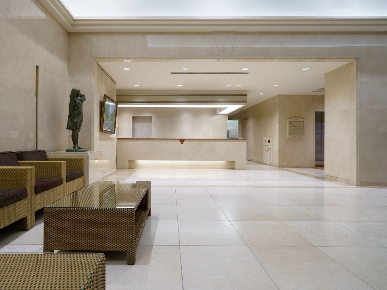 フロント・ロビー